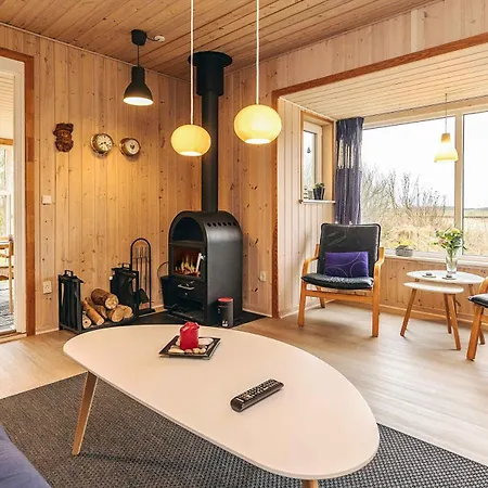 Cozy With View Of Lyngs Drag