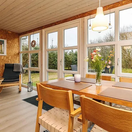 Feriehus Cozy With View Of Lyngs Drag